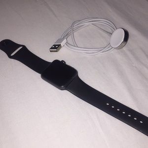 Series 1 Space grey 38MM with M/L bands & charger